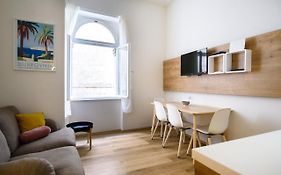 Street Buzz Old Town Apartment By Duhomes